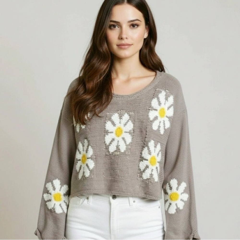 STORIA Light Gray & White Women's Cozy Cropped Daisy Sweater Size Small